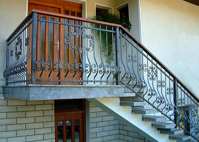 Kovana balkonska in stopniščna ograja
