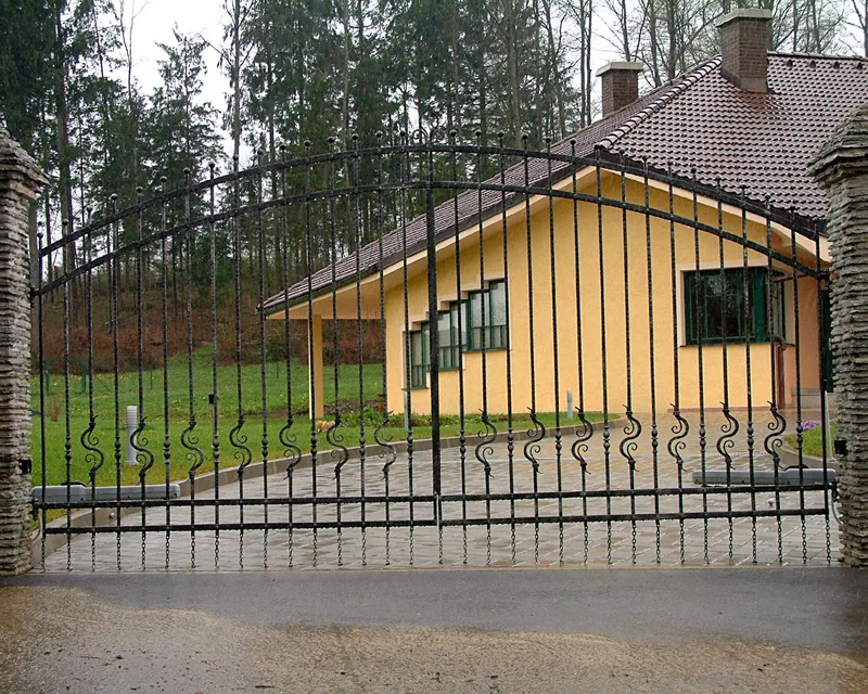 Kovana vrata